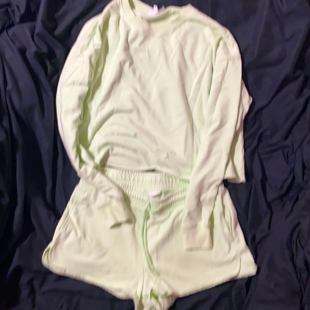 Colsie set, light green